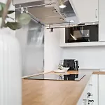 Lejlighed Stylish 2-bed In Gare, Near Cafes & Shop *