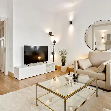 Stylish 2-bed In Gare, Near Cafes & Shop Apartment Luxembourg