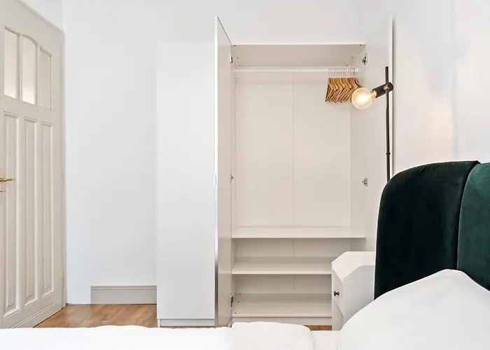 Stylish 2-bed In Gare, Near Cafes & Shop Luxembourg By