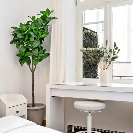 Stylish 2-bed In Gare, Near Cafes & Shop