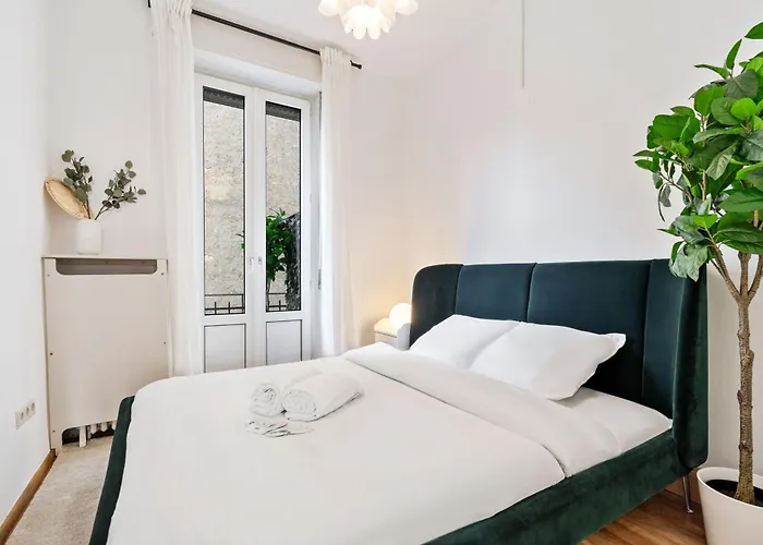 Apartman Stylish 2-bed In Gare, Near Cafes & Shop *