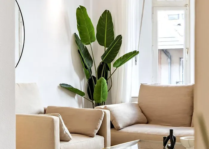 Stylish 2-bed In Gare, Near Cafes & Shop *